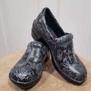 BOC Women's Clogs Size 7.5 US Blue/Gray/Black.